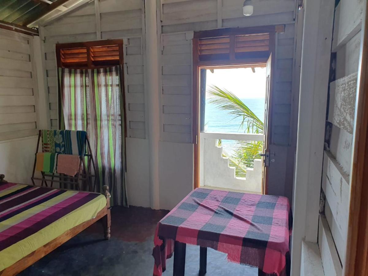Chandi Gaya Beach Guesthouse Тангале Екстериор снимка