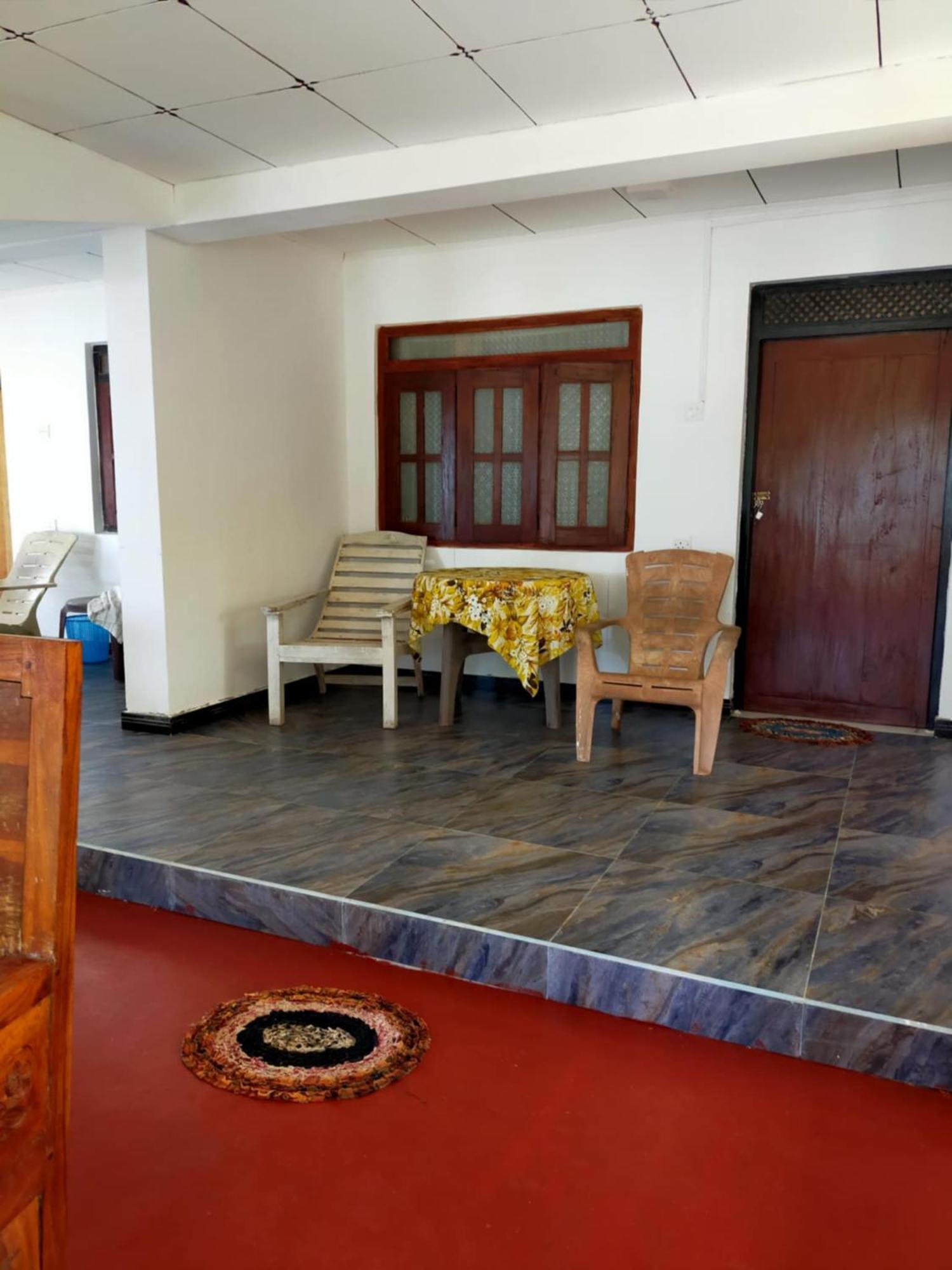 Chandi Gaya Beach Guesthouse Тангале Екстериор снимка