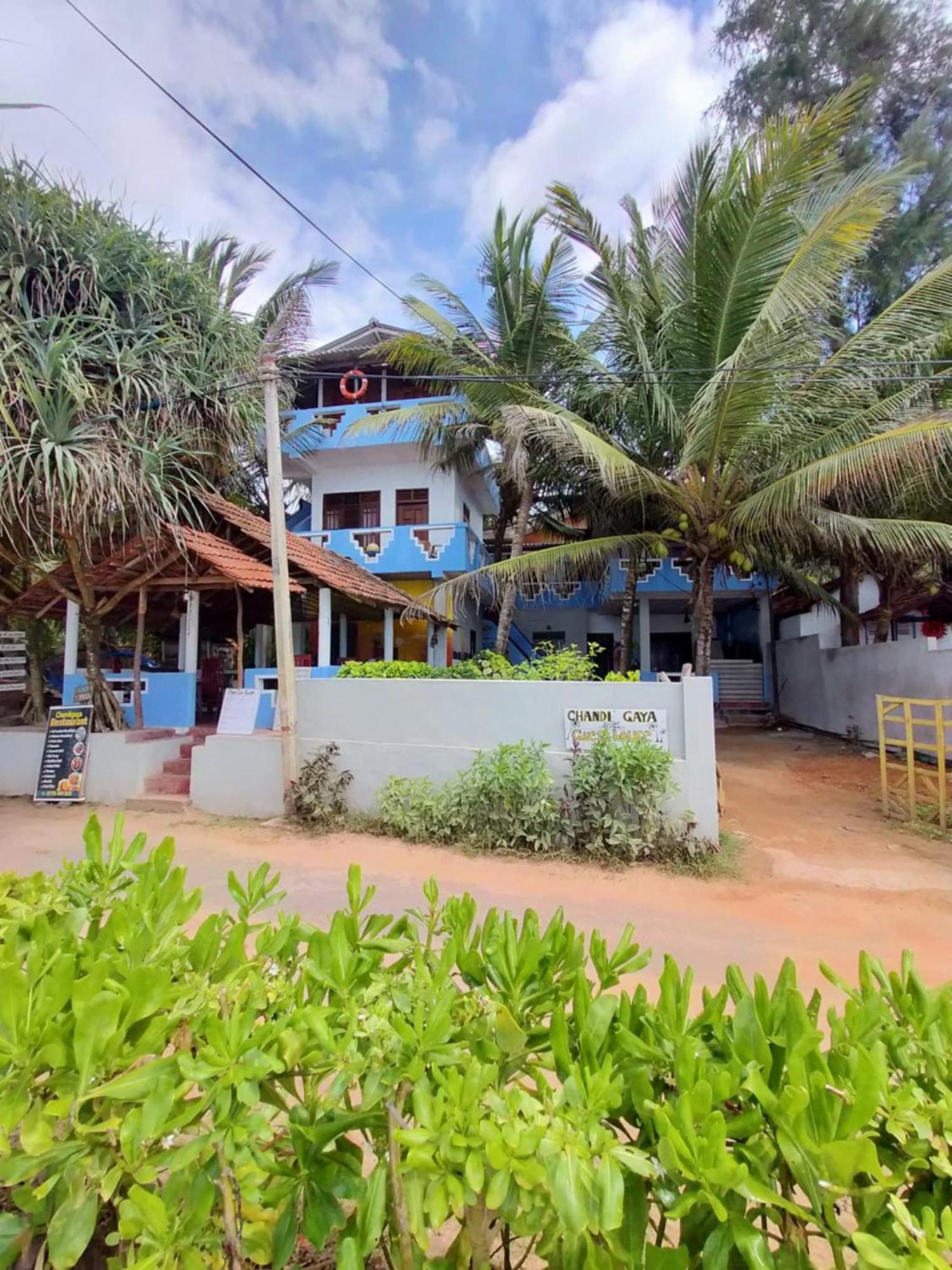 Chandi Gaya Beach Guesthouse Тангале Екстериор снимка