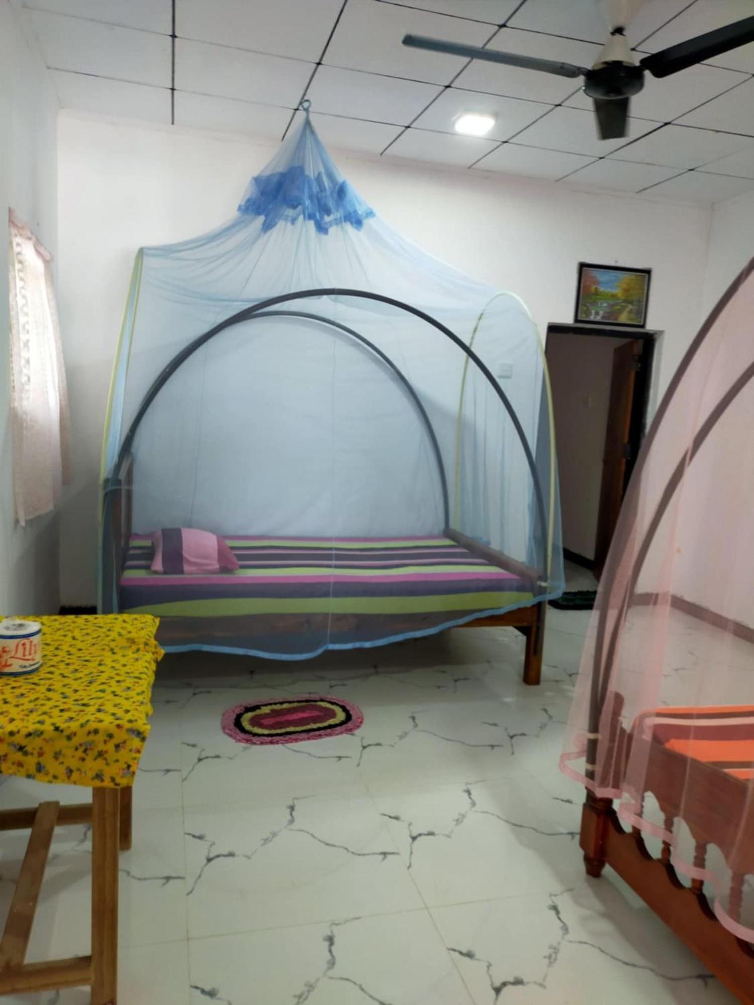 Chandi Gaya Beach Guesthouse Тангале Екстериор снимка